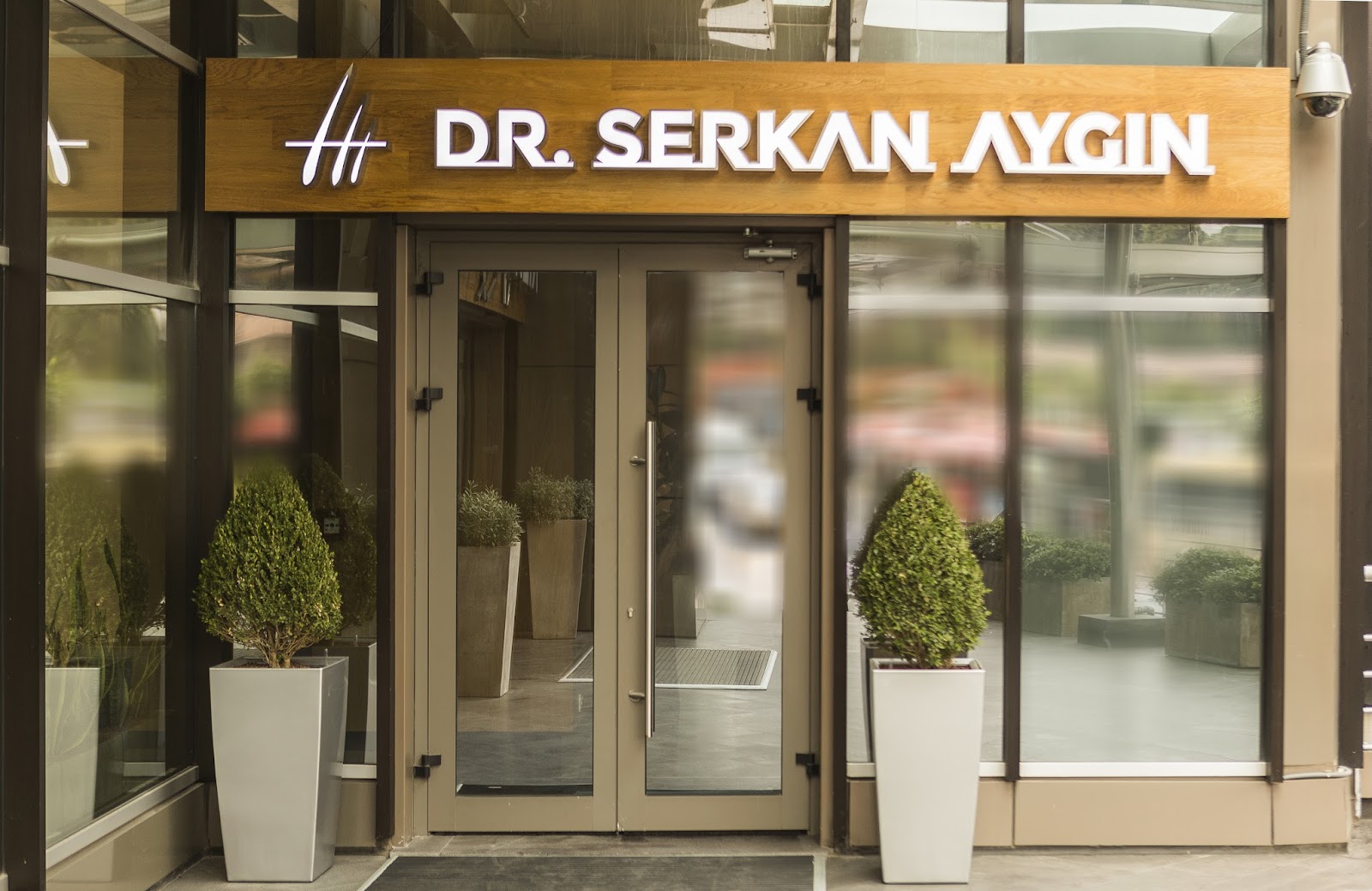 Dr Serkan Aygın Hair Transplant Clinic - Istanbul Turkey in Istanbul